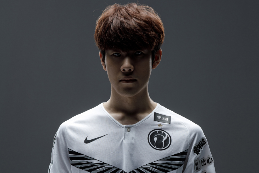 比赛中以 比赛中以