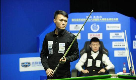 拉脱维亚队前马刺球员称班奇是卓越教练，球队实现蜕变